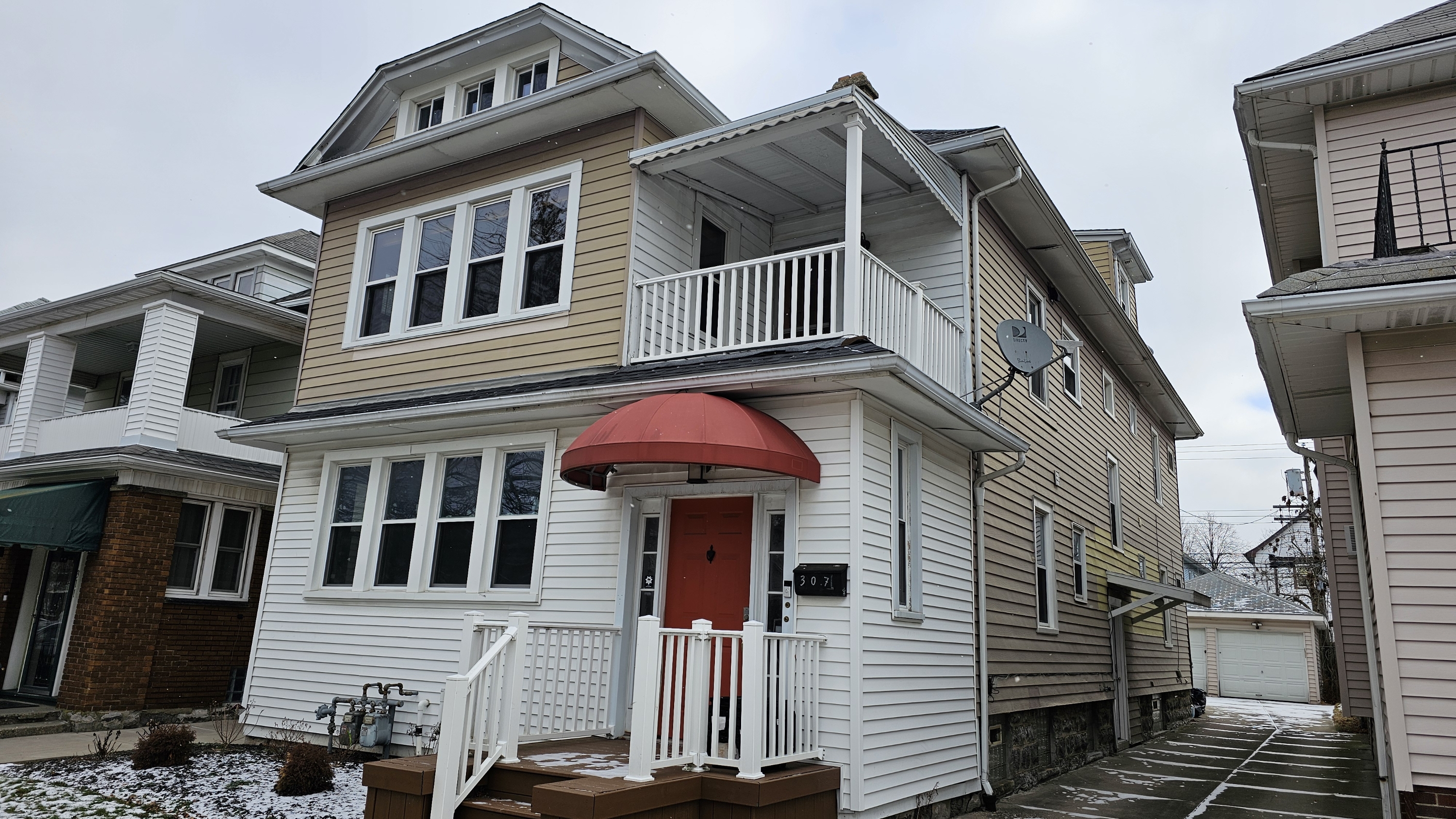 307 Sterling Ave - Lower Apt